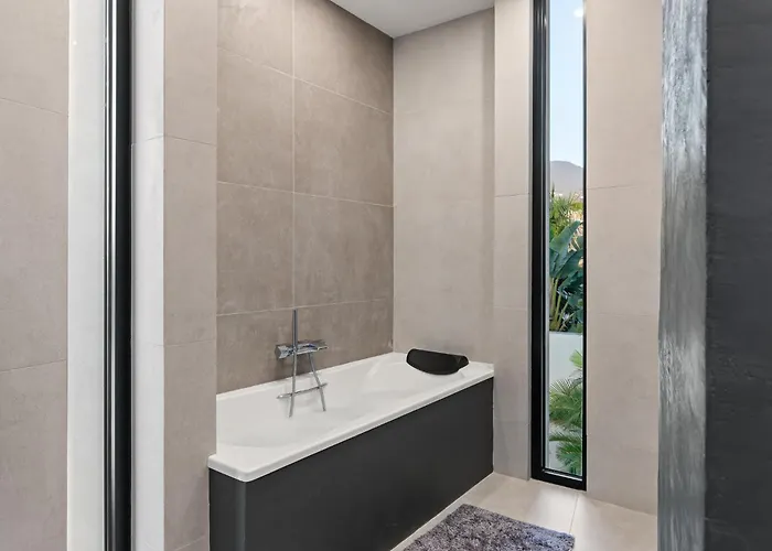 Karat Serendibida Адехе