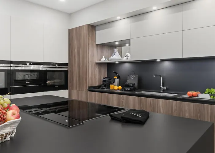 Karat Serendibida Вілла Адехе