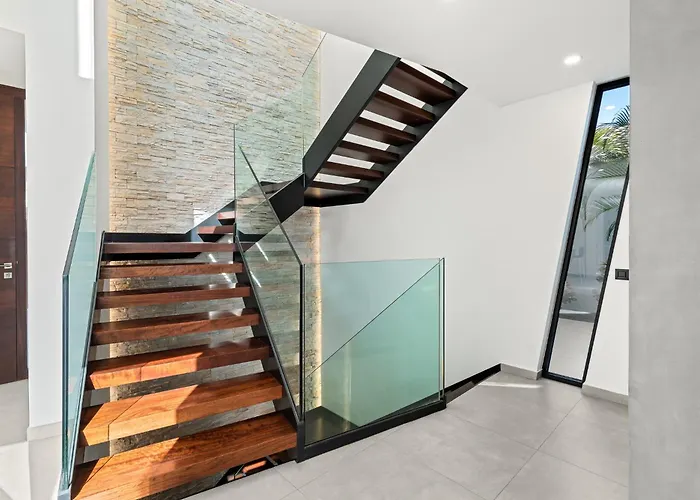 Karat Serendibida Вілла Адехе